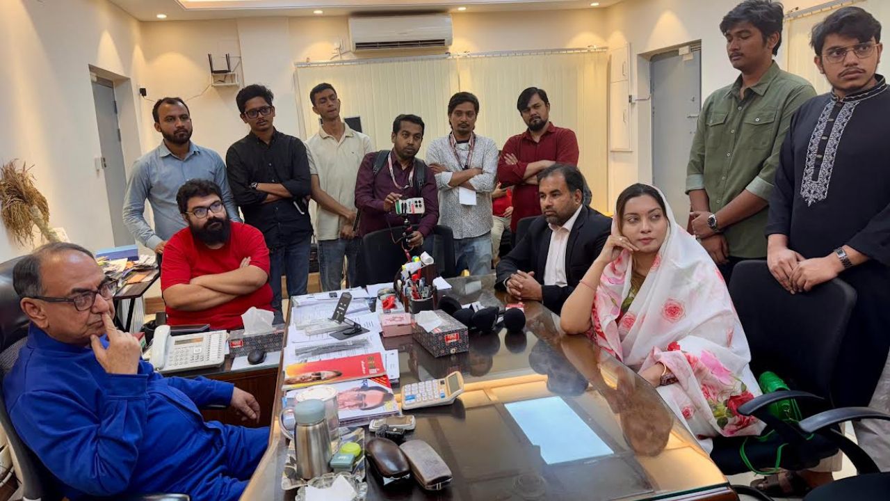 মির্জা আব্বাসের বাসায় মেঘনা আলম