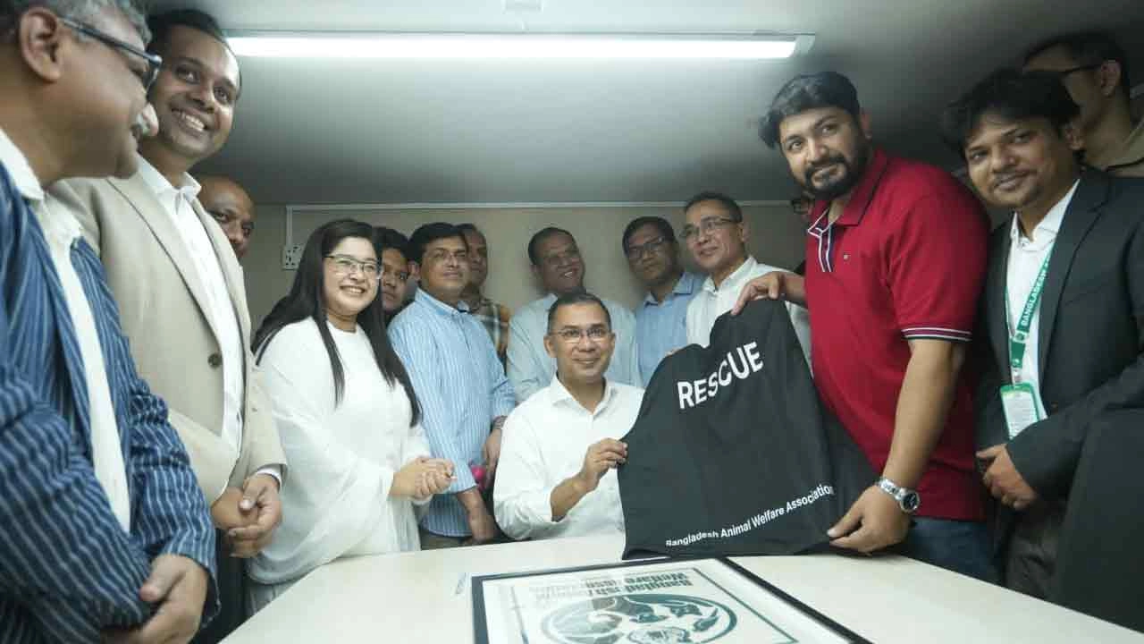 বনানীতে ফ্রি অ্যানিমেল ক্লিনিক উদ্বোধন করলেন তারেক রহমান