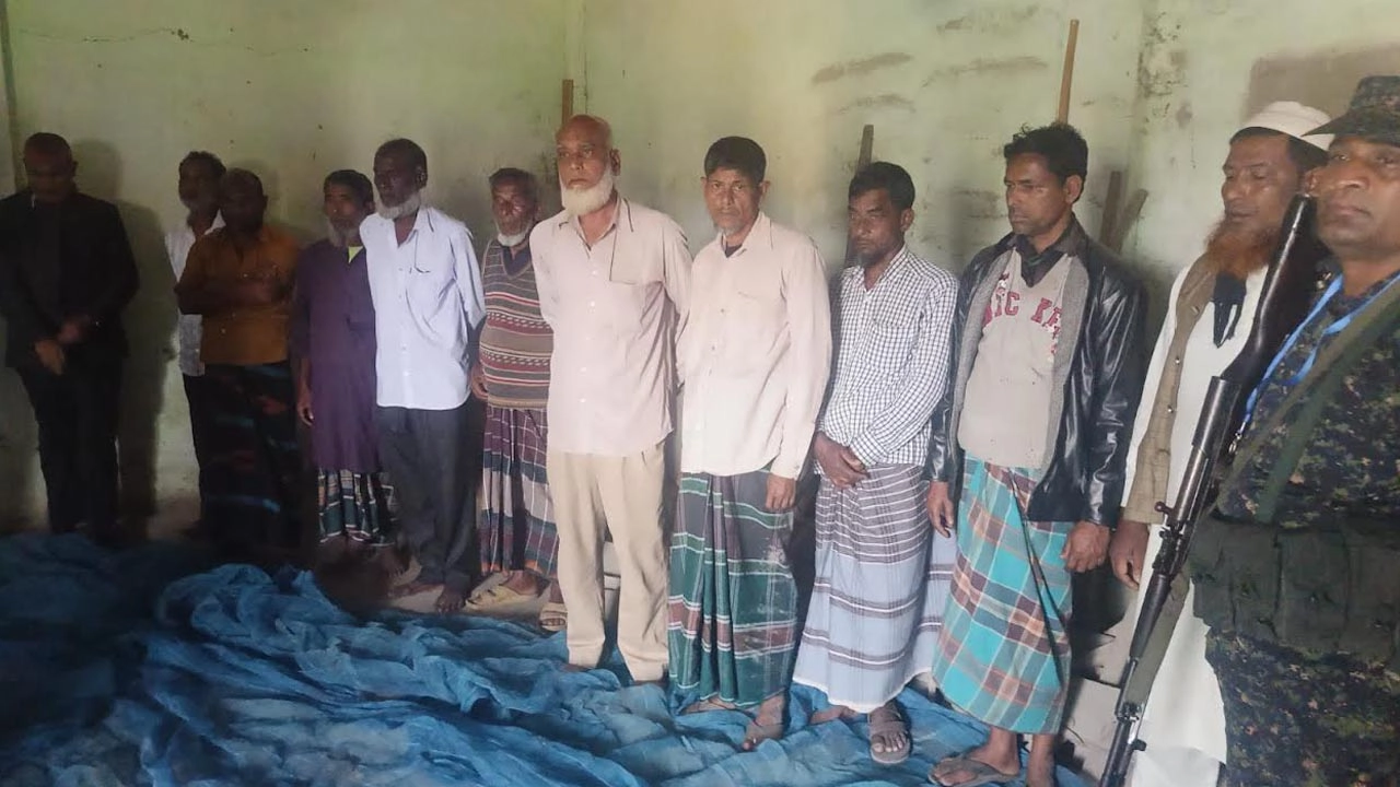 ভোটারদের মাঝে টাকা বিতরণ, জাপার ২ নেতাকে জরিমানা