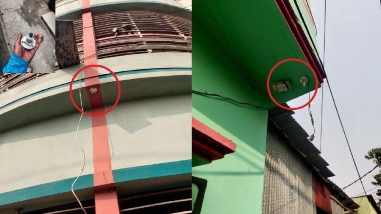 ভোটকেন্দ্রের পাশের সিসিটিভি ক্যামেরা ভেঙে নিয়ে গেছে দুর্বৃত্তরা