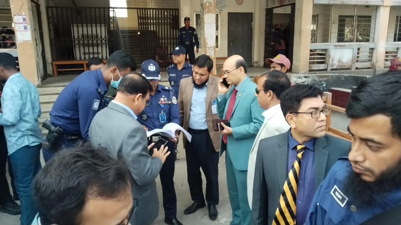 ঝালকাঠিতে নির্বাচনী আচরণবিধি লঙ্ঘন করায় ৮ জনকে জরিমানা