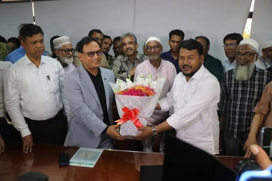 রাসিকের দায়িত্ব গ্রহণ করলেন নবনিযুক্ত মাননীয় প্রশাসক মাহফুজুর রহমান রিটন
