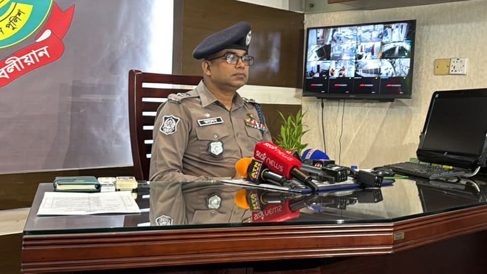 "বিক্ষোভকারীদের কাউকে টার্গেট করে পুলিশ আঘাত করেনি: তালেবুর রহমান"