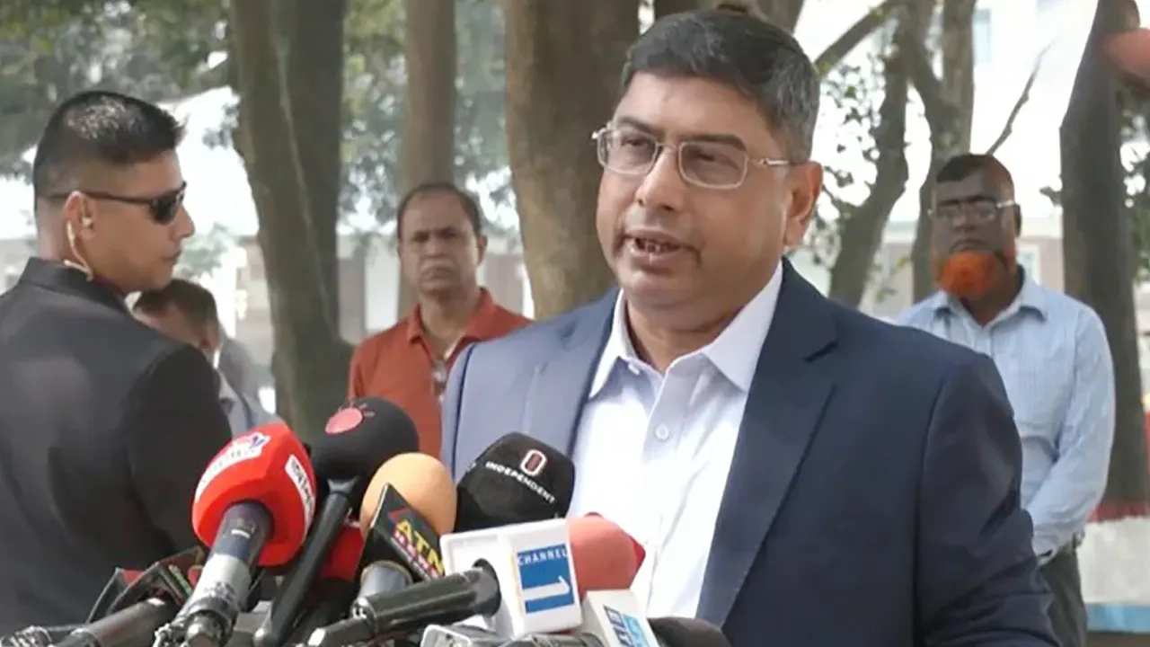 আপনারা কেন্দ্রে গিয়ে নির্ভয়ে ভোট দিন: সেনাপ্রধান