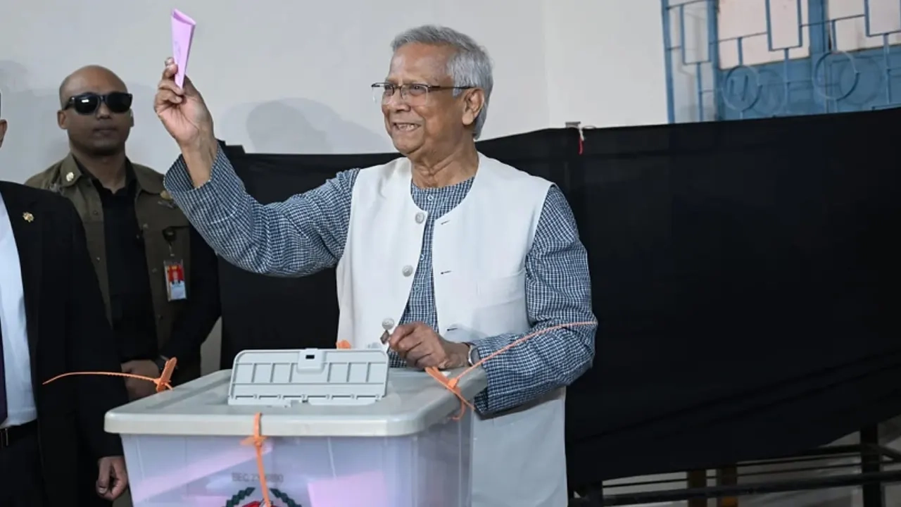 নতুন বাংলাদেশের প্রক্রিয়া শুরু হলো 'ঈদ মোবারক' : ভোট প্রদান শেষে প্রধান উপদেষ্টা