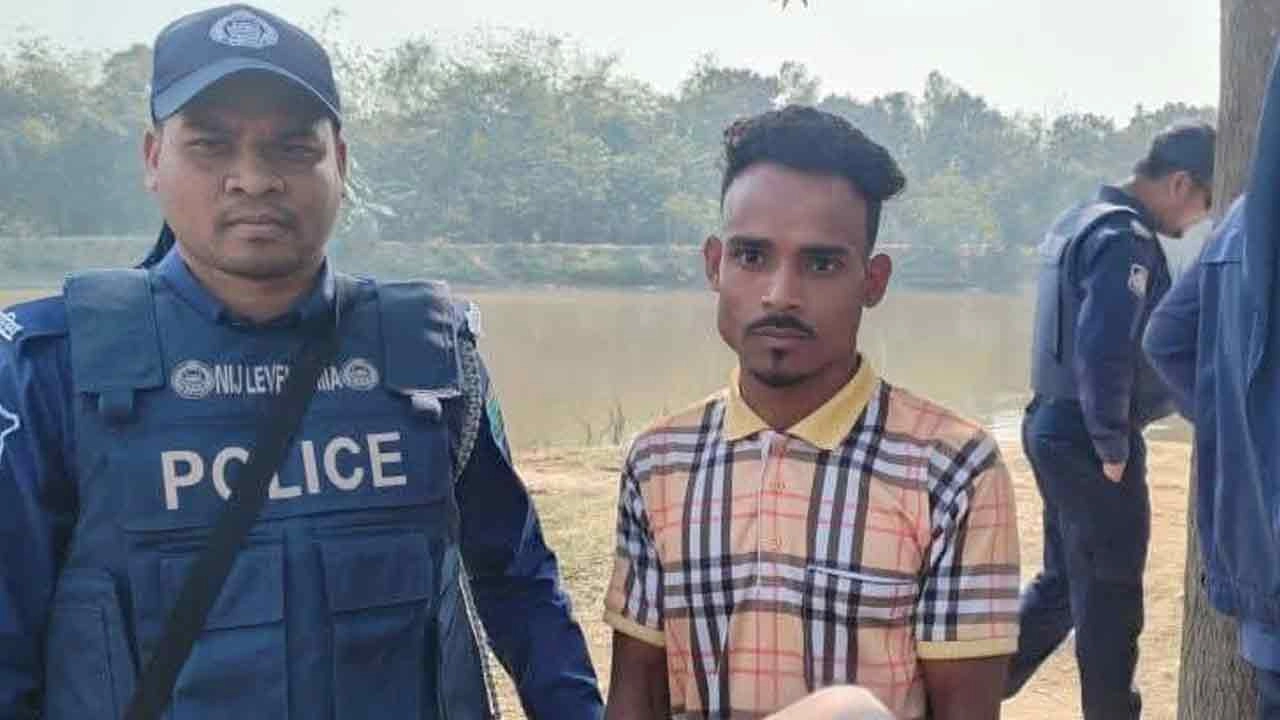 উল্লাপাড়ায় জাল ভোট দিতে গিয়ে যুবক আটক