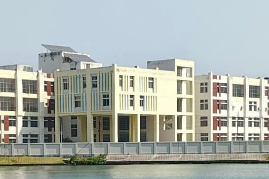 তালাবদ্ধ ৫৬ আইসিইউ ও ১৮টি কফিন: কাঠামোগত হত্যার দায় নেবে কে?