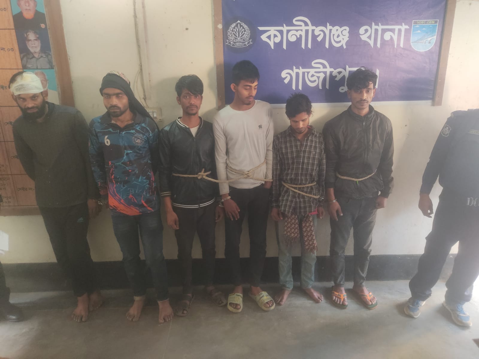 কালীগঞ্জে অপহরণ ও চাঁদাবাজির ঘটনায় শীর্ষ ছিনতাইকারী